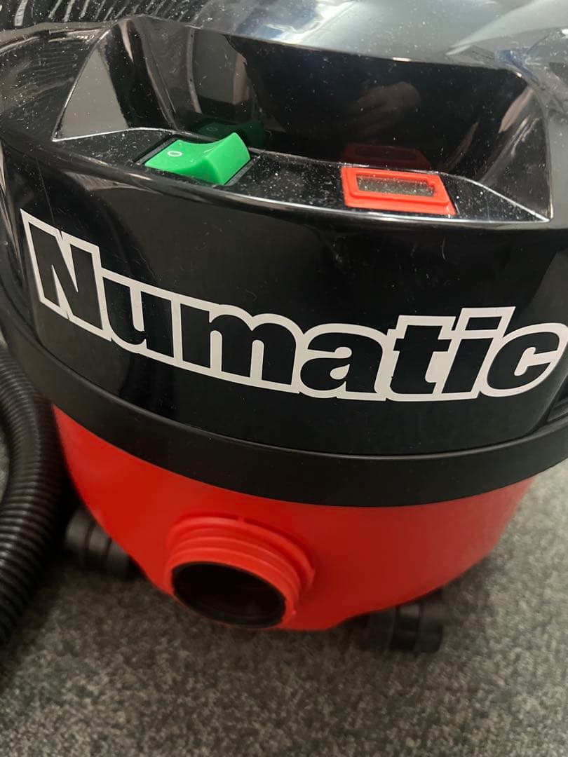 Numatic コードレス掃除機　バッテリー無し