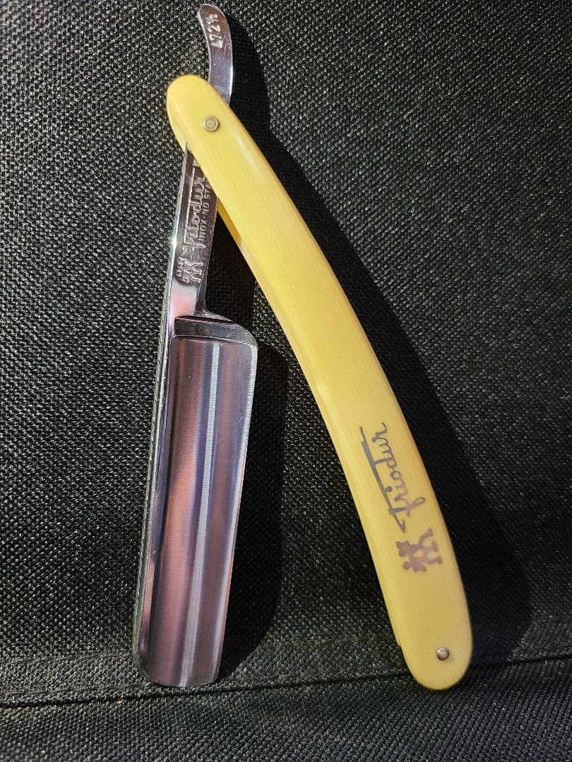 プロ理容師用剃刀　旧型　アンティーク