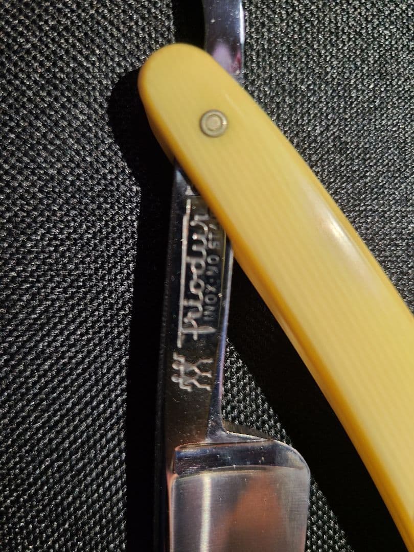 プロ理容師用剃刀　旧型　アンティーク