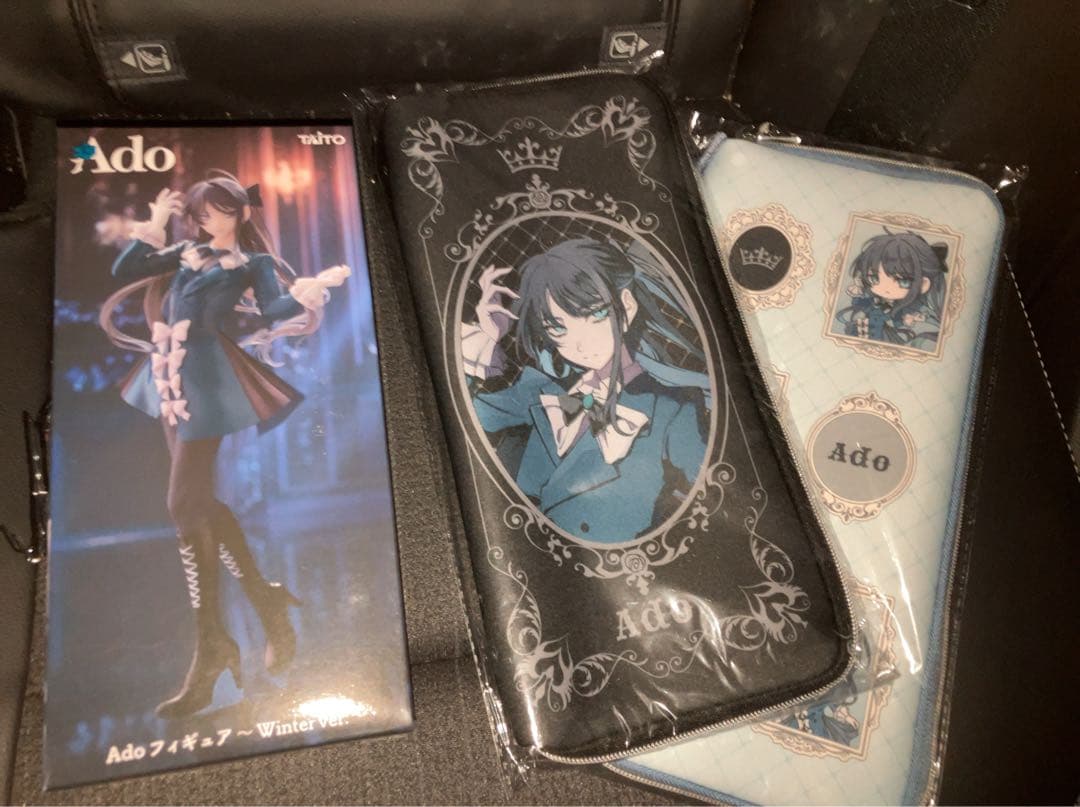 ラウンドワン限定 Ado フィギュア & ペンライトケース2種　3点セット