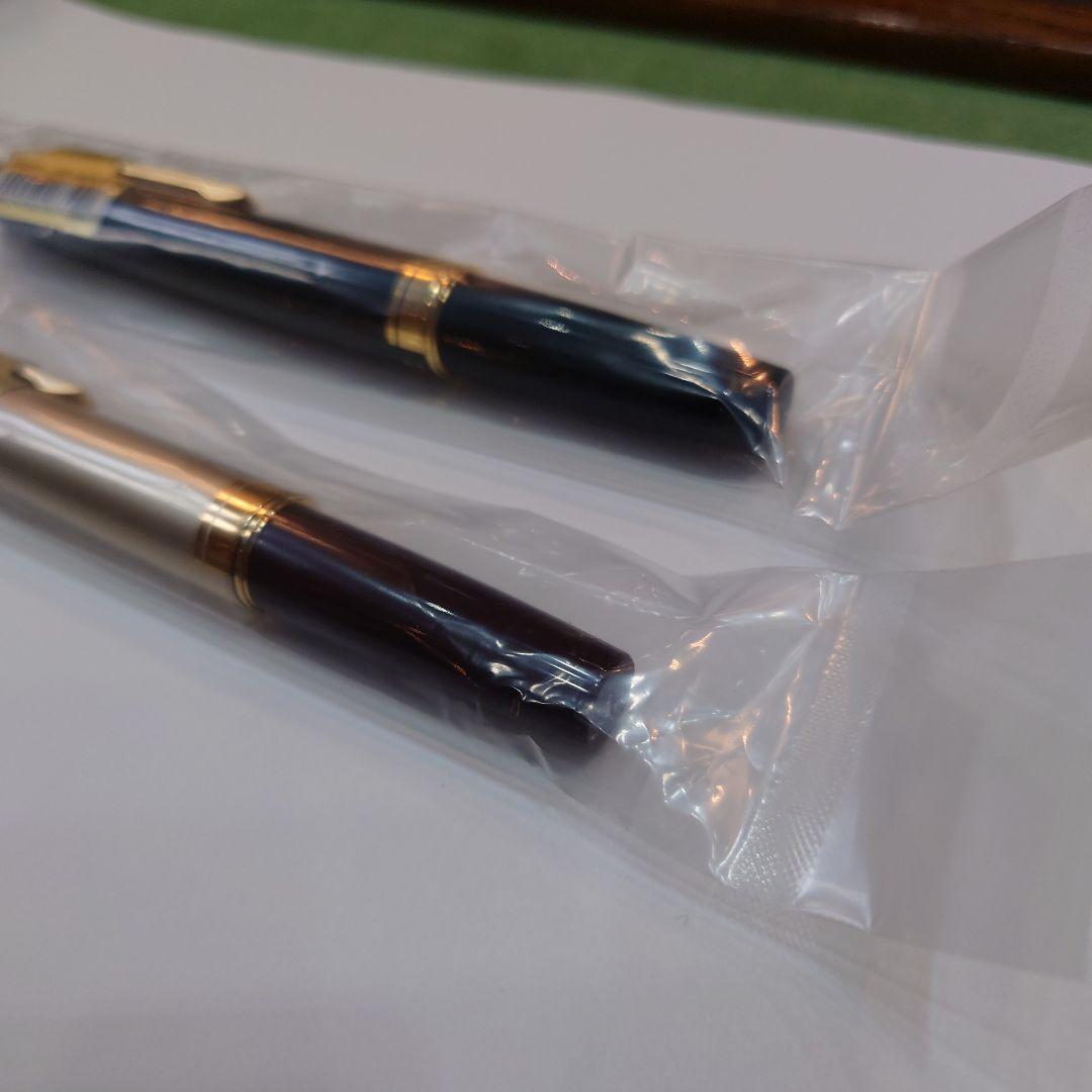 PILOT 万年筆 エリート　ブラックとディープレッド　のセット　デッドストック