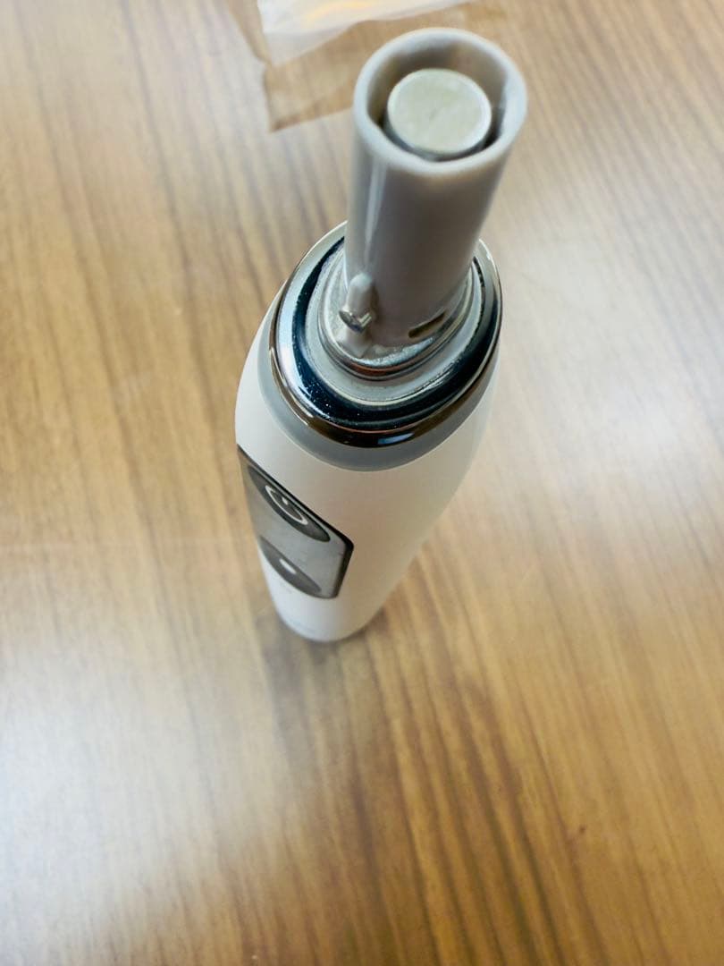 【超美品★】ブラウン オーラルB iO9 ホワイト braun 電動歯ブラシ