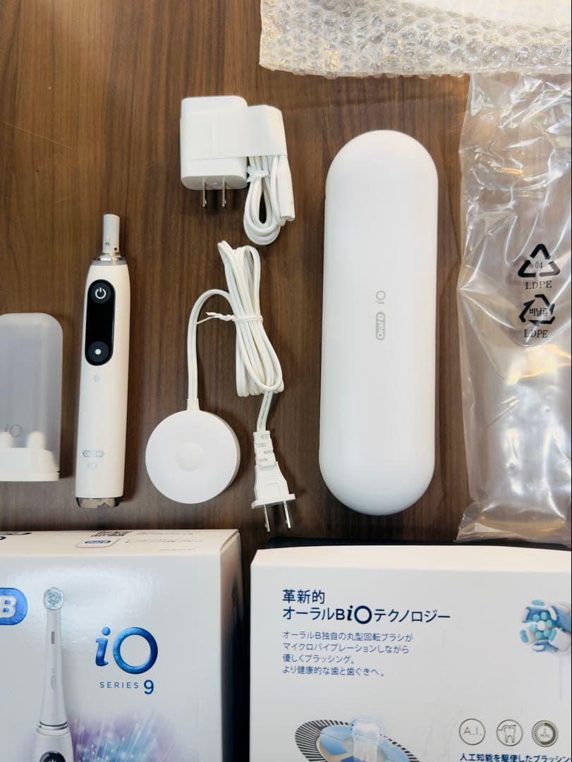 【超美品★】ブラウン オーラルB iO9 ホワイト braun 電動歯ブラシ