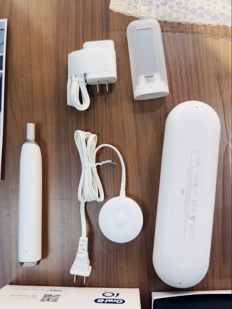 【超美品★】ブラウン オーラルB iO9 ホワイト braun 電動歯ブラシ