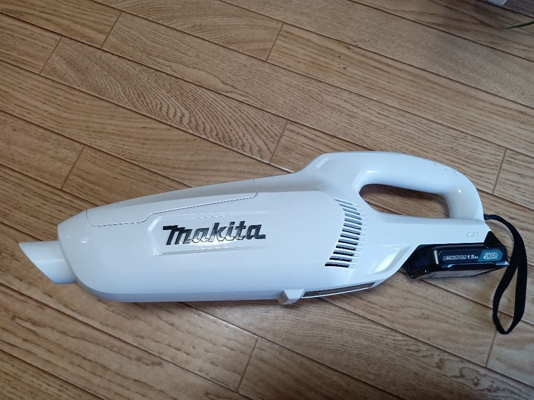 マキタ10.8V充電式クリーナーCL107FD バッテリー、充電器付