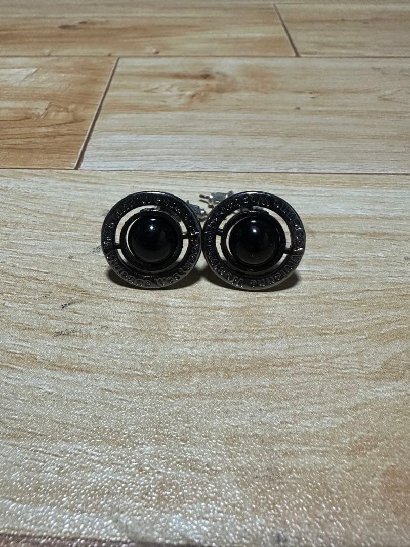 Vivienne Westwoodブラック ピアスセット