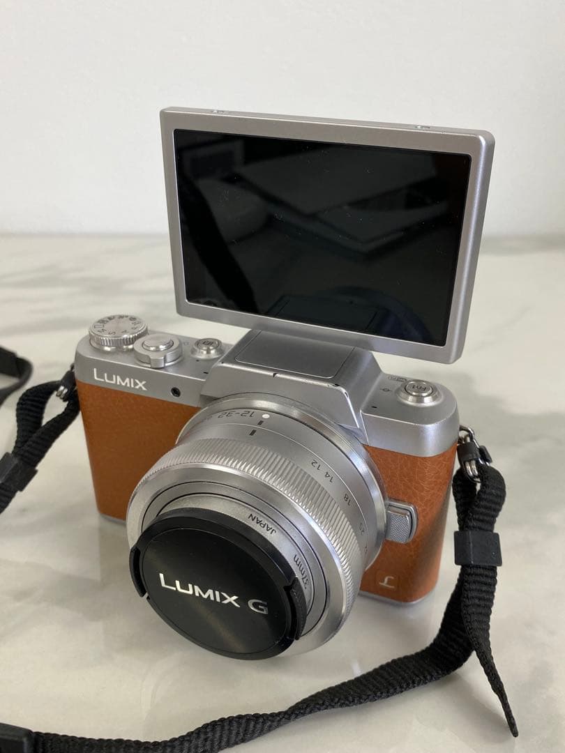 #LUMIX DMC-GF7W ブラウン