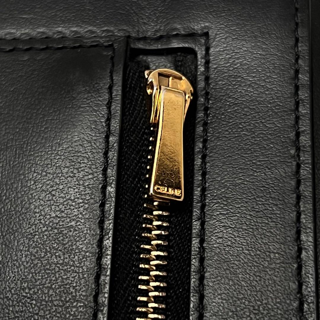 ◇美品◇セリーヌ　ストラップウォレット　ラージ　二つ折り財布　ブラック　レザー