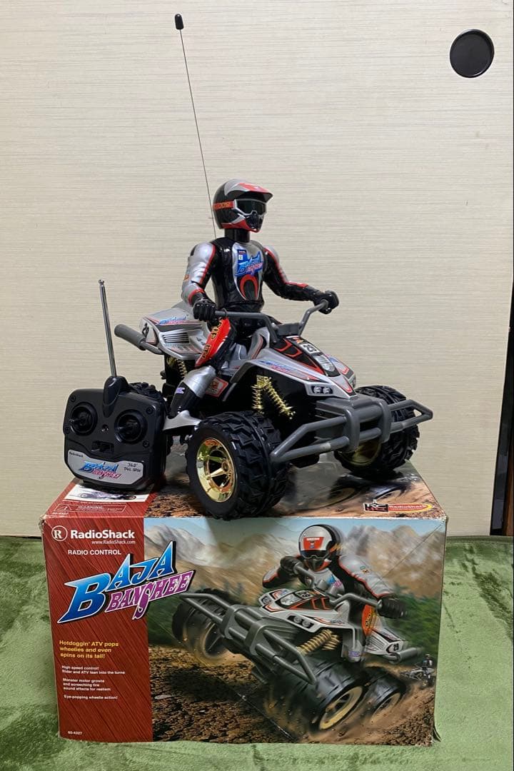 美品 バギー風 ラジコンカー ドライバー人形　付き RadioShack 当時物