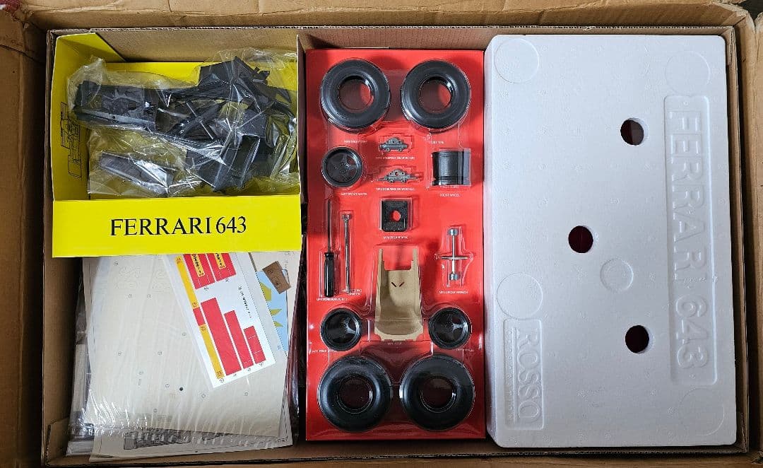 ロッソ1/8フェラーリ643 未組立保管品