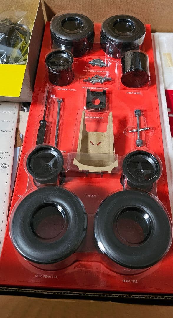 ロッソ1/8フェラーリ643 未組立保管品