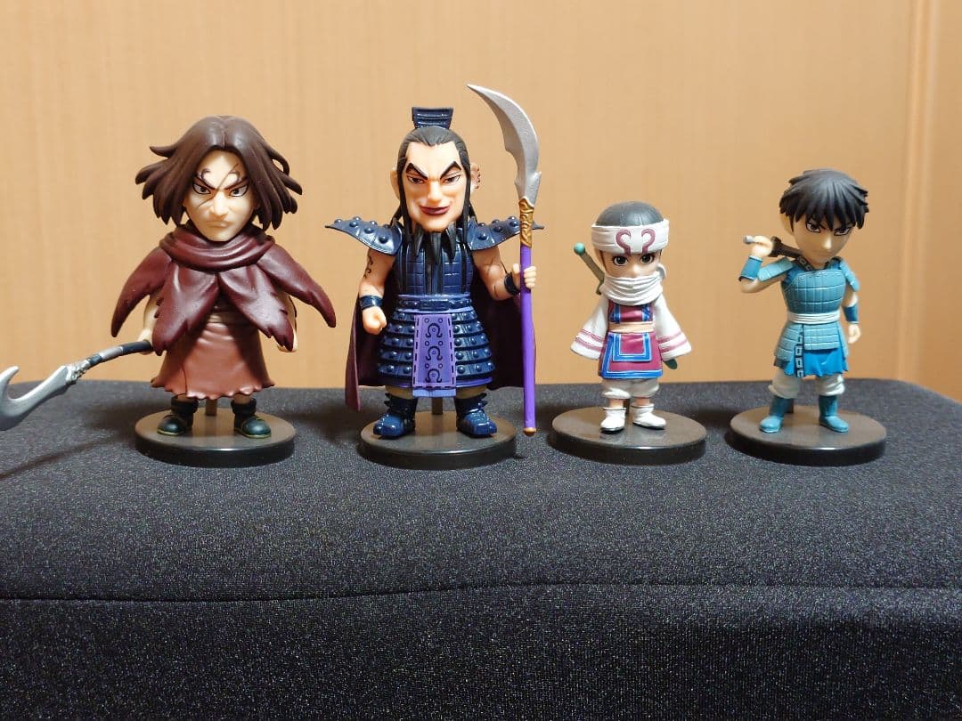 キングダム ワールドコレクタブルフィギュアセット