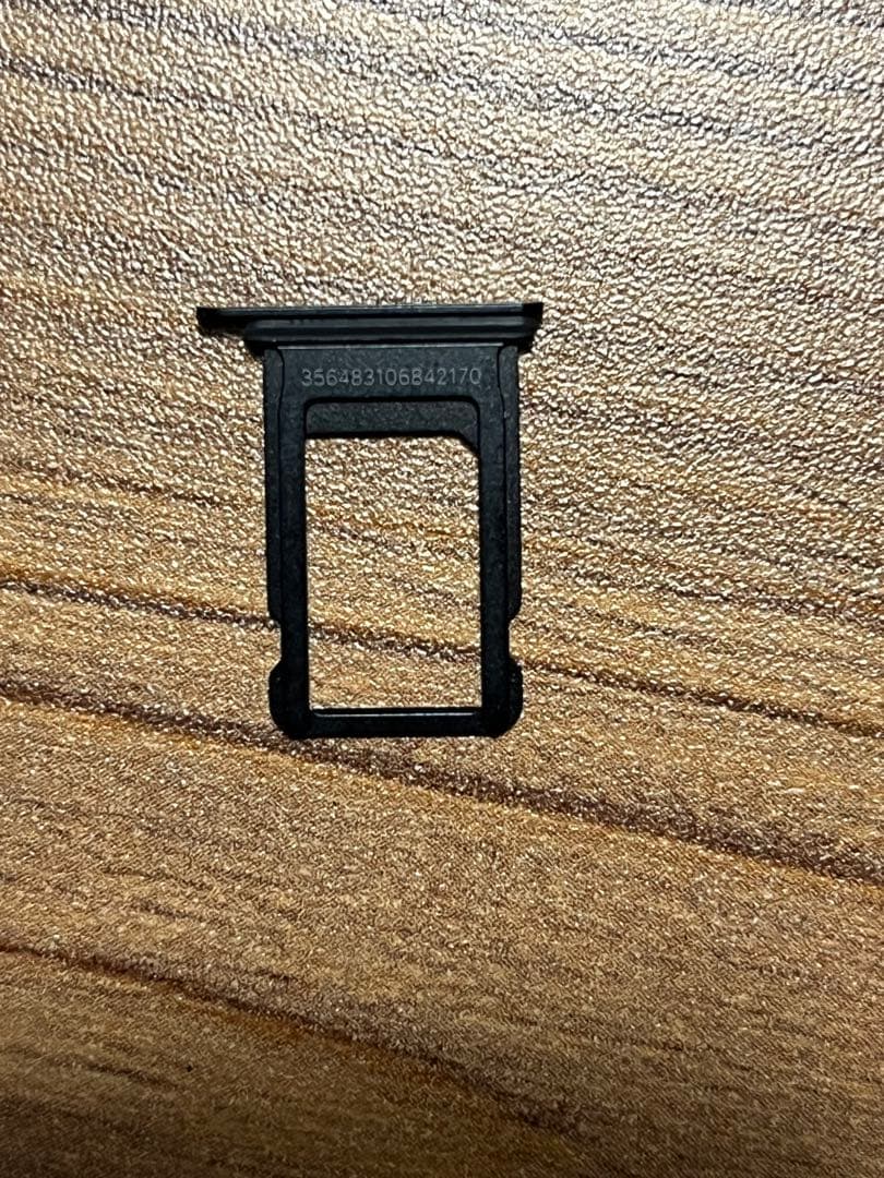 【ジャンク品】iPhoneSE第二世代　ブラック