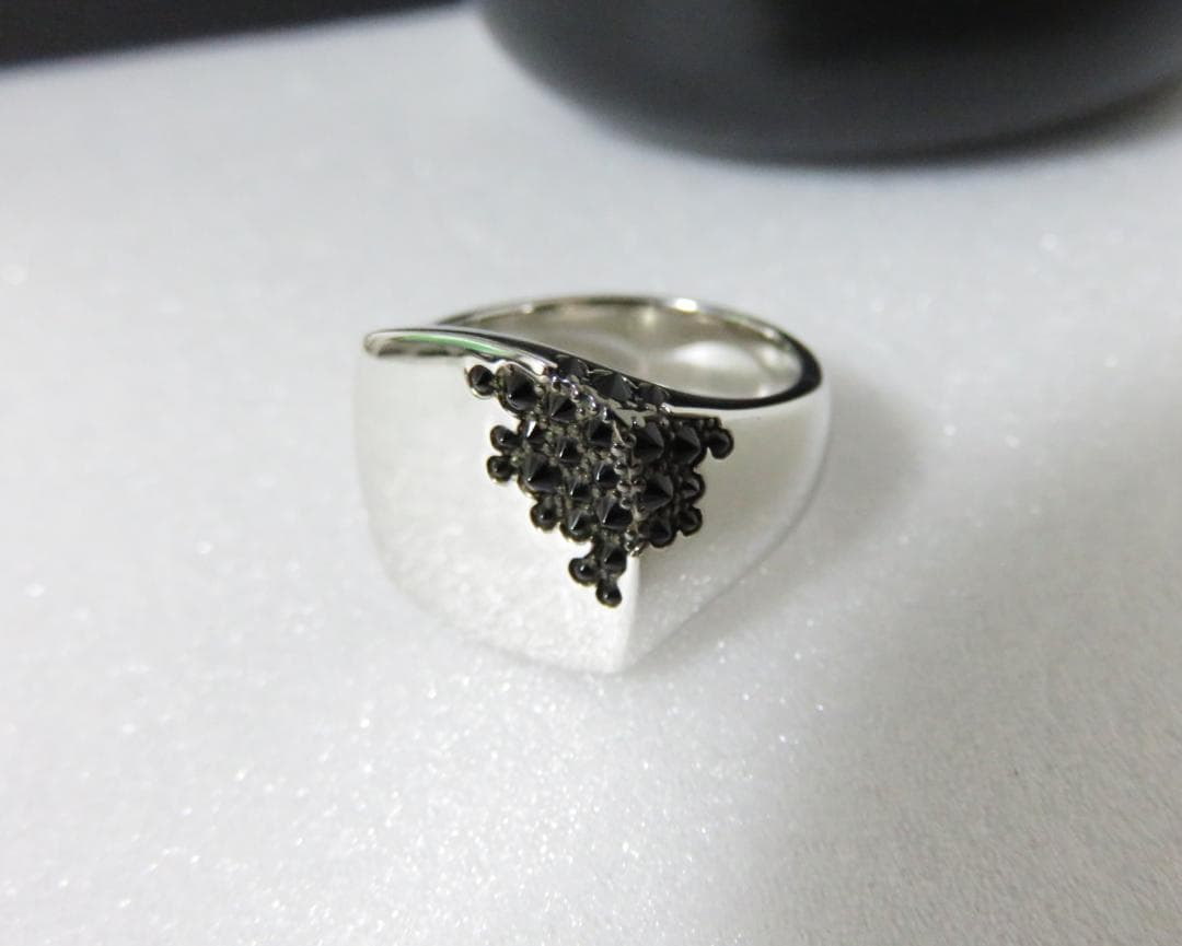 アクセサリー TOM WOOD Cushion Black Molecule Ring 54