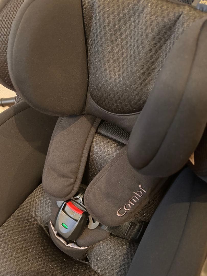 Combi THE S plus ZD チャイルドシート ザエス BK