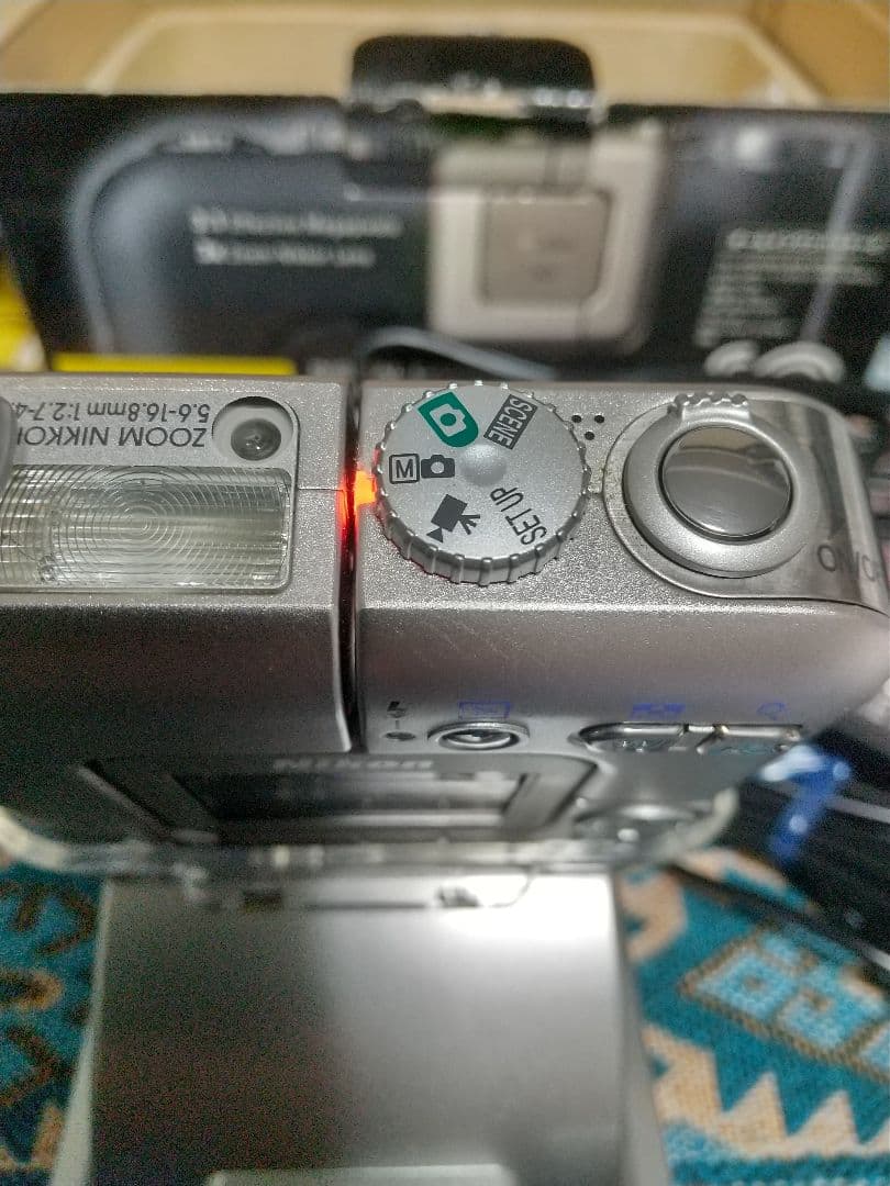 ニコン COOLPIX SQ 元箱、バッテリー3個付き