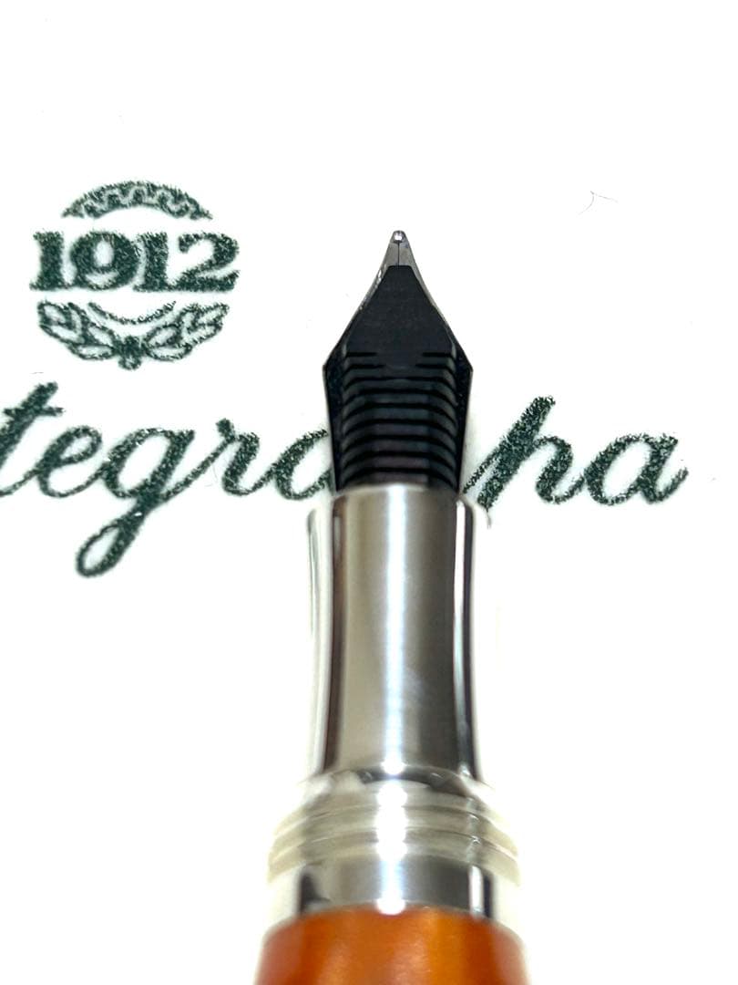 モンテグラッパ　ミクラ　キャラメルブラウン　万年筆 18k （エボナイト芯）