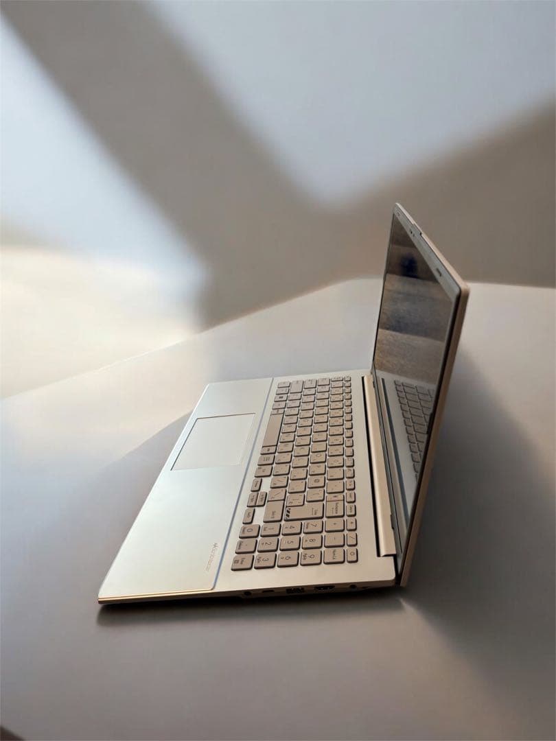 ASUS Vivobook Ryzen 3 7320U 15.6インチ