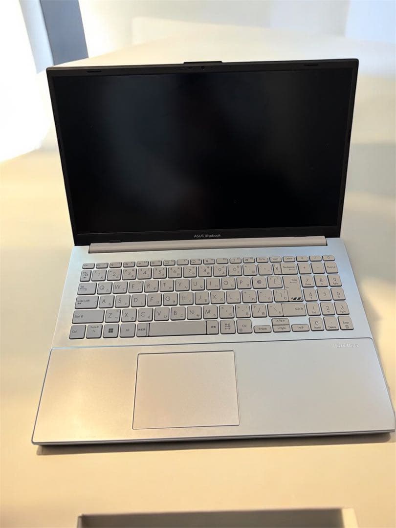 ASUS Vivobook Ryzen 3 7320U 15.6インチ