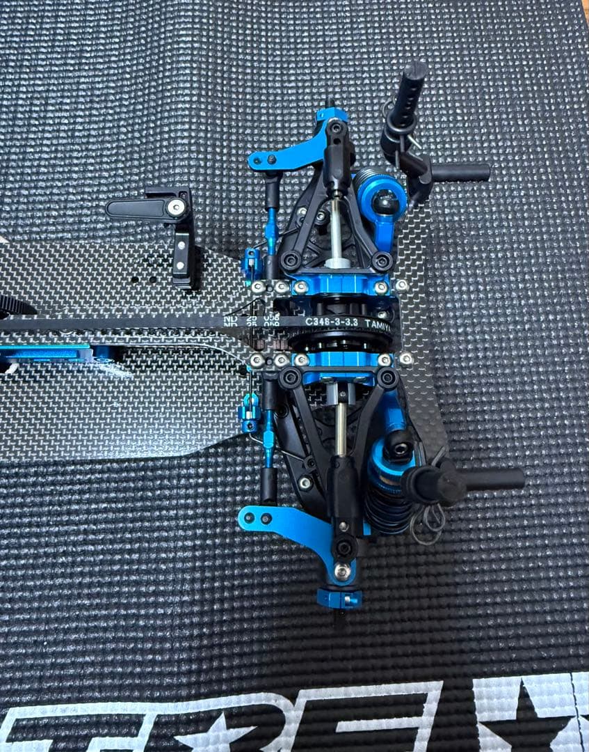 タミヤ　TRF421 (スペアパーツ付き)