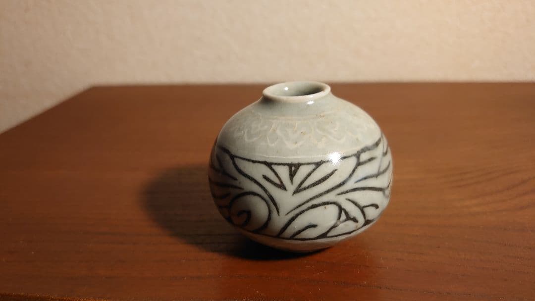 李朝　小壺　象嵌　白釉　古玩　京焼　アンティーク李朝　１客