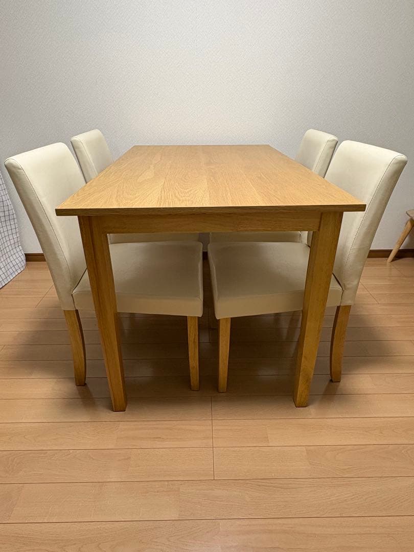 木製ダイニングテーブルと椅子4脚セット(TAEKO)