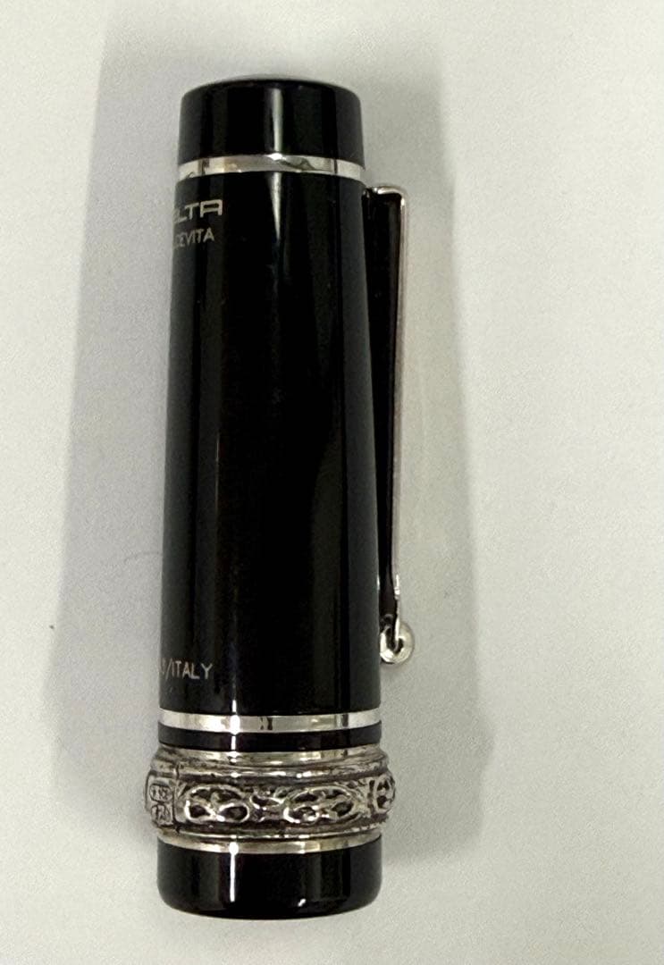 デルタ　ドルチェビータ　ミディアム　万年筆　14k F