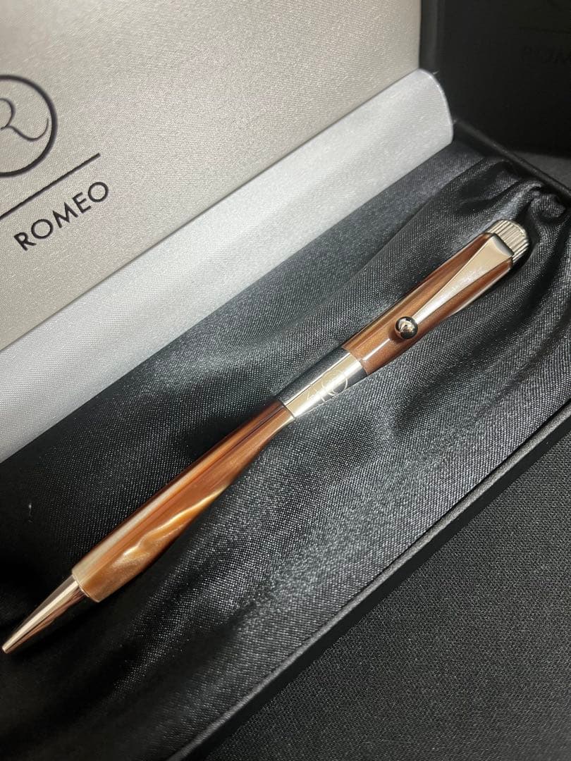 伊東屋　ロメオNo.3 細軸　廃盤 マーブルブラウン