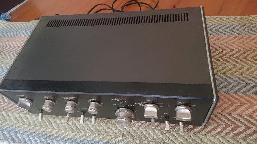 ヴィンテージ Sansui AU5500. プリメインアンプ