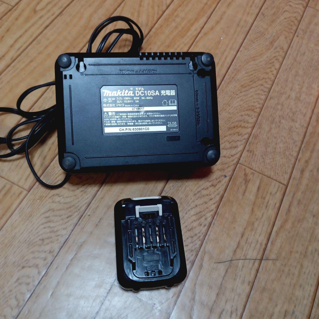 マキタ10.8V充電式クリーナCL107FD 純正バッテリー及び純正充電器付