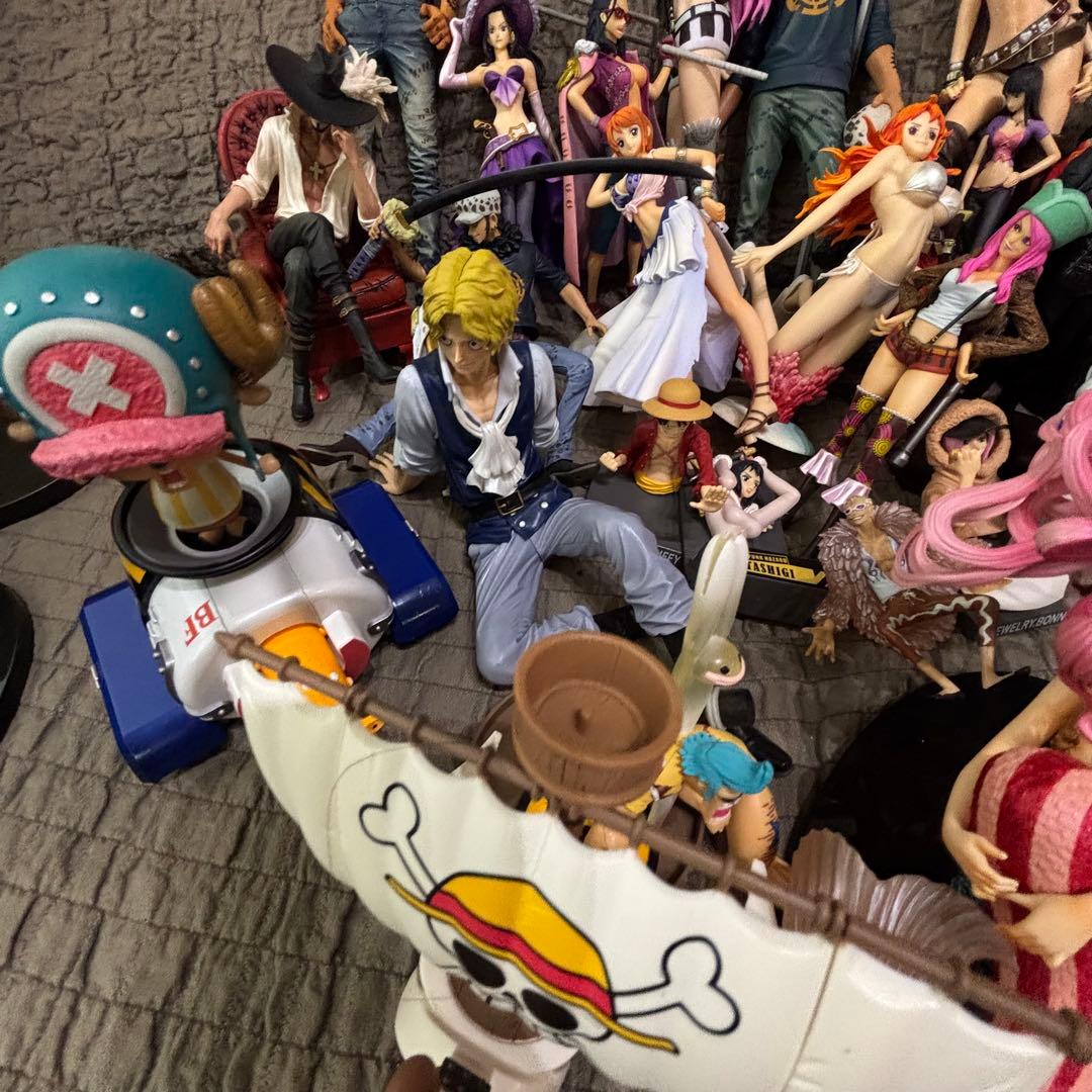 《大幅値下げ》ワンピース　フィギュア　箱無し　50体以上まとめ売り　売切希望