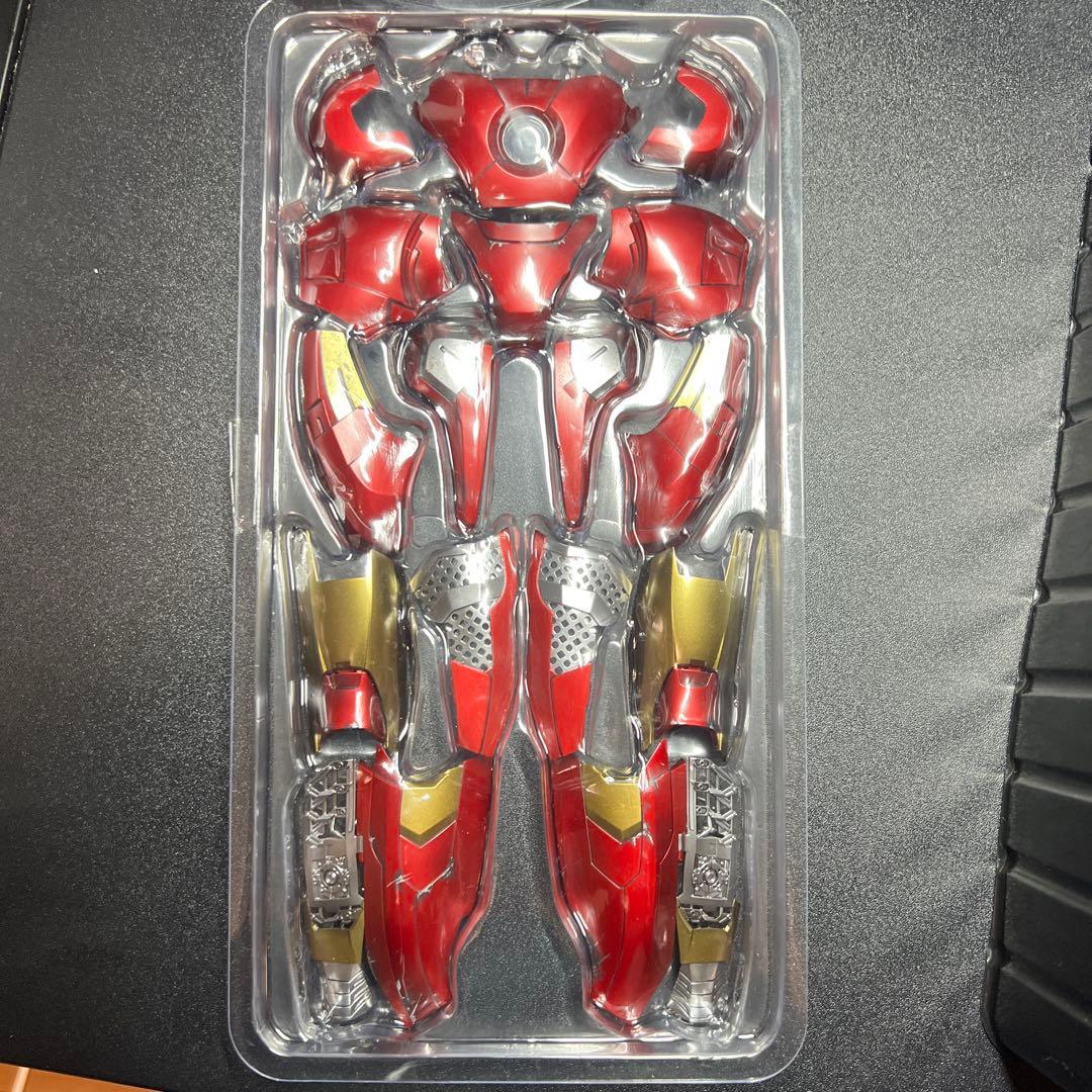 ホットトイズ 1/6 アイアンマン マーク7 スーツアップ版 MMS718