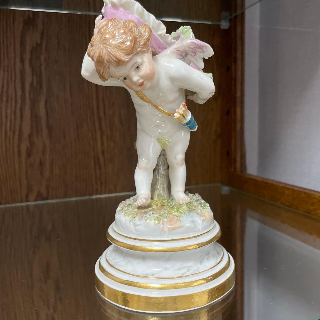 マイセン靴を持つ天使　アンティークフィギュア