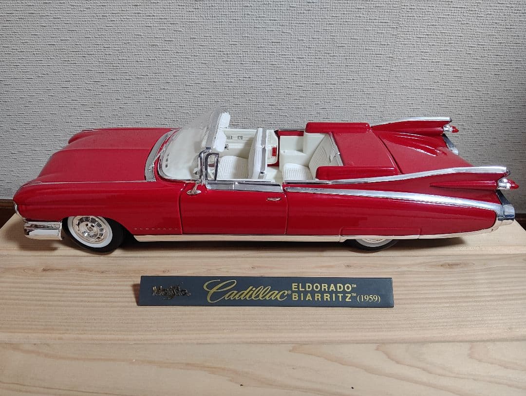 【美品】Cadillac ELDORAD 1/18 MAISTO 希少 赤