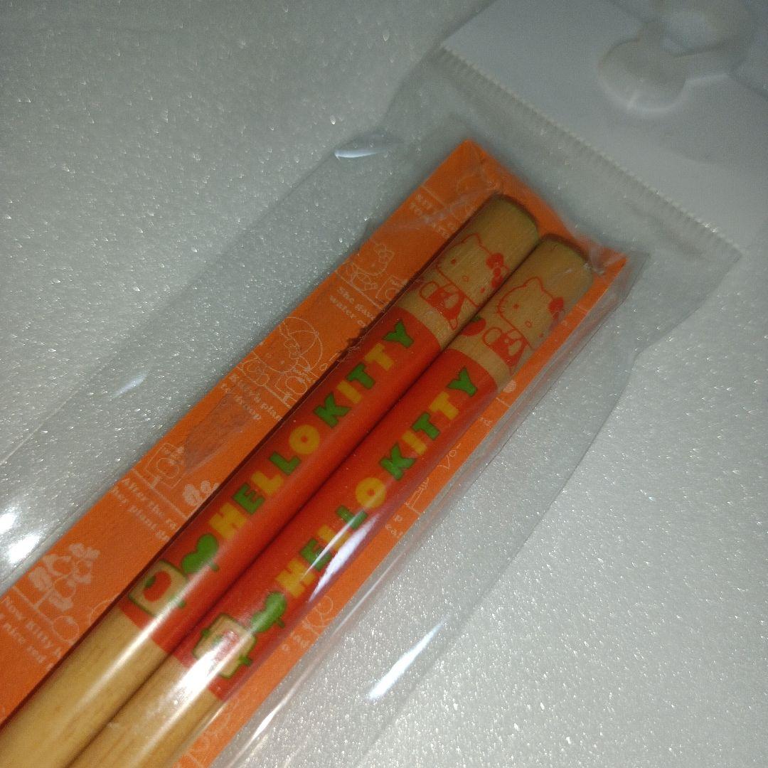 サンリオ　ハローキティ　平成レトロ　箸置き お箸　vivitix ダイカット