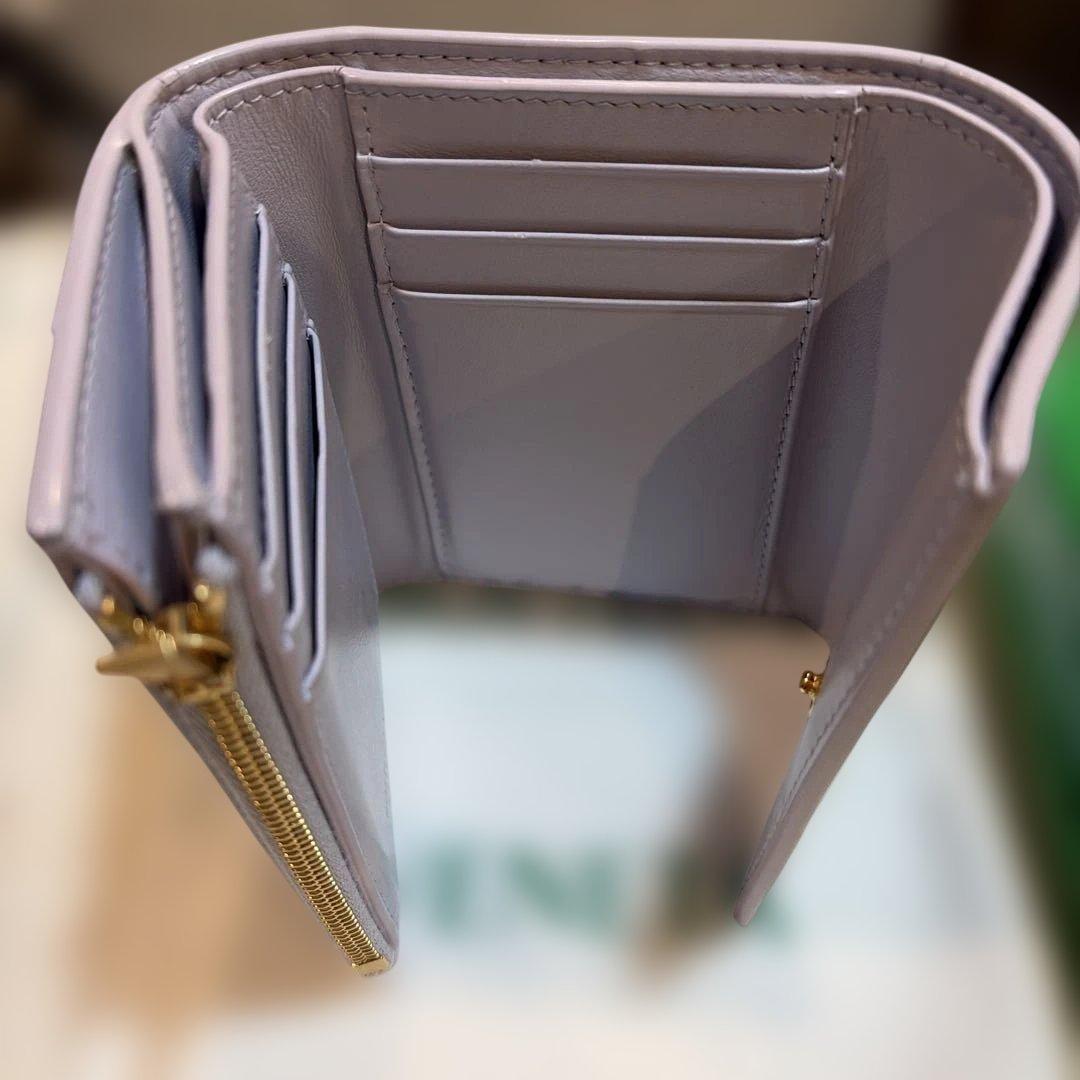 BOTTEGA VENETA 三つ折りファスナーウォレット オイスター