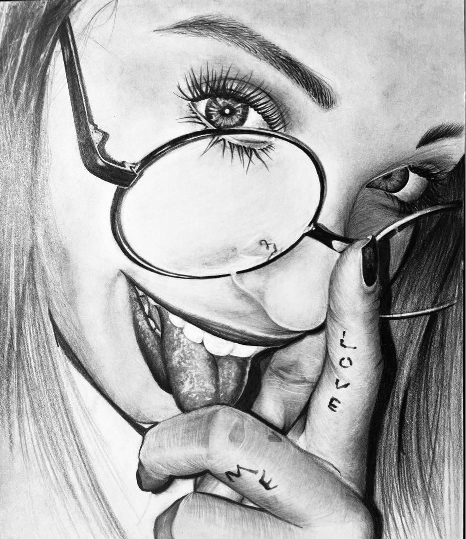 3年くらい前に描いた女の顔の鉛筆デッサン