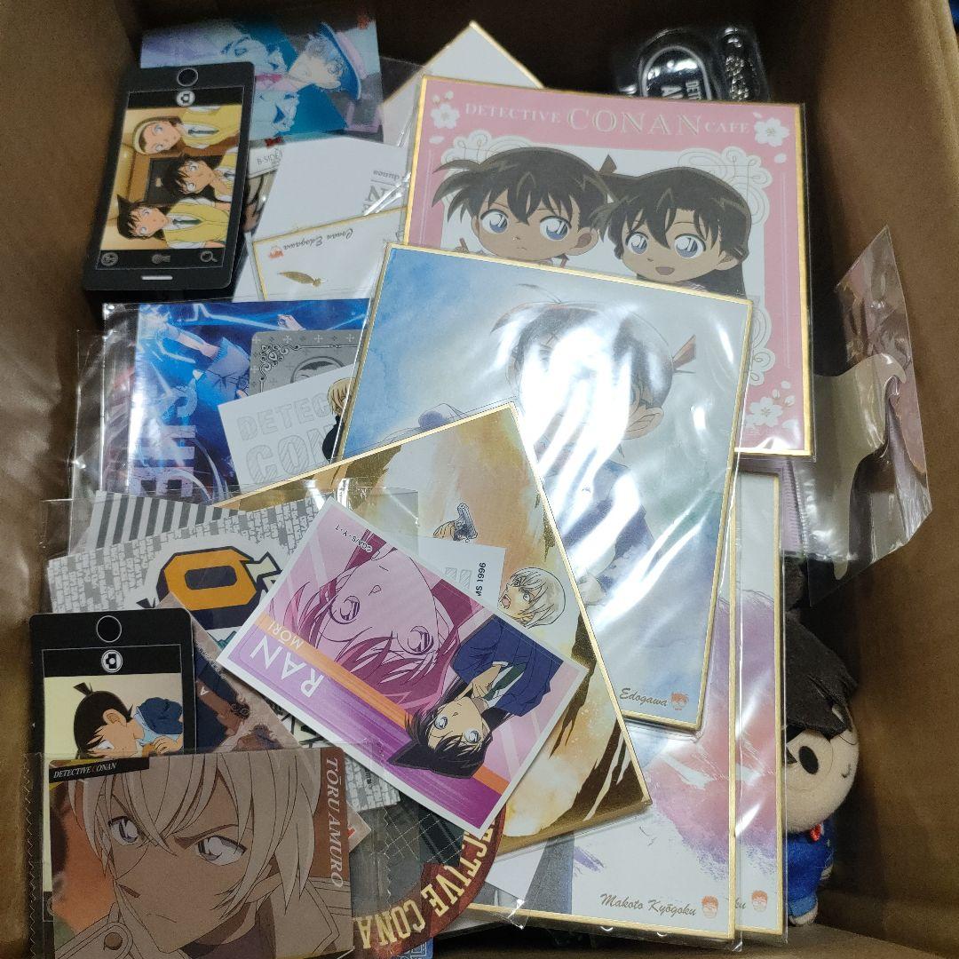 名探偵コナン　まとめ売り　缶バッジ　キーホルダー　アクリルスタンド　約400点