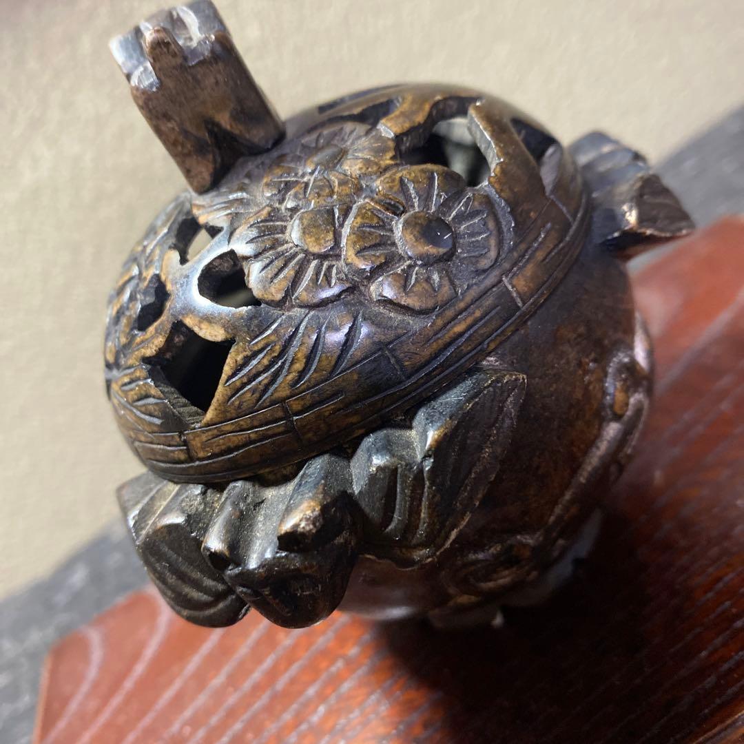 透かし掘龍図玉香炉