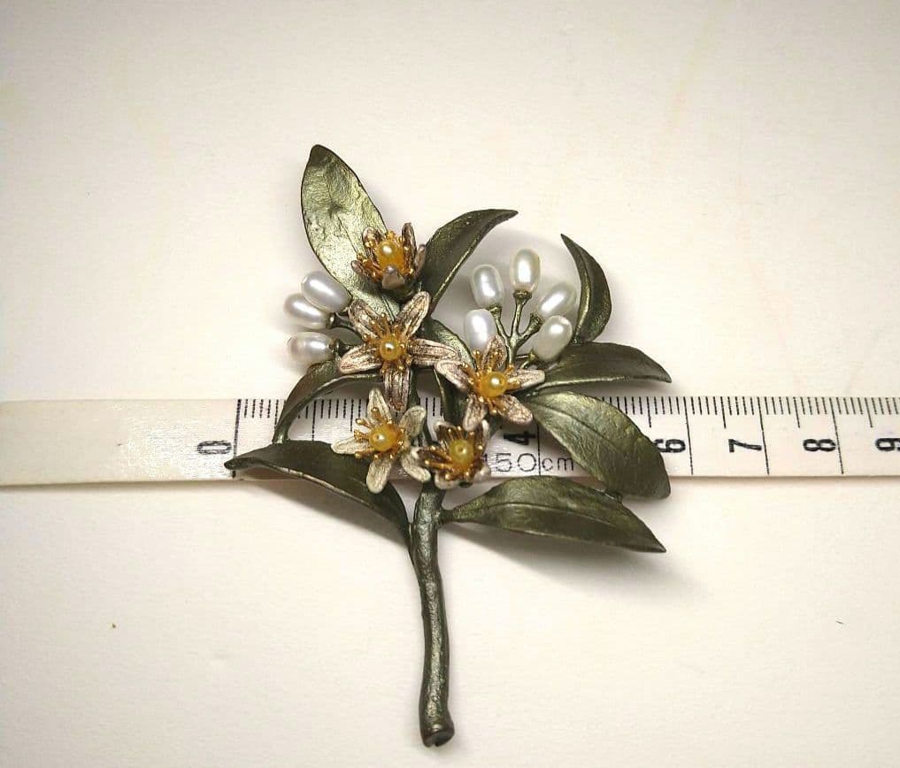 マイケルミショー　ブローチ