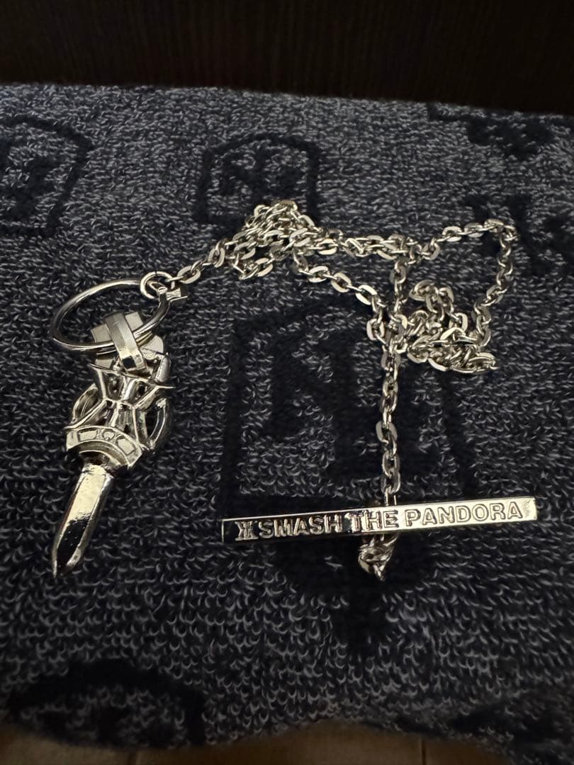 吉川晃司　SMASH THE PANDORA ネックレス　2002年ツアー