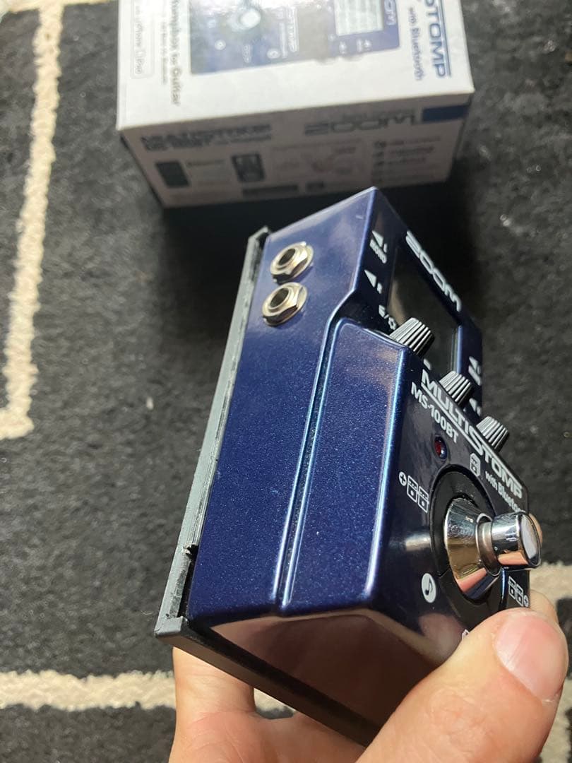 ZOOM マルチストンプ　ms100bt 台座付き