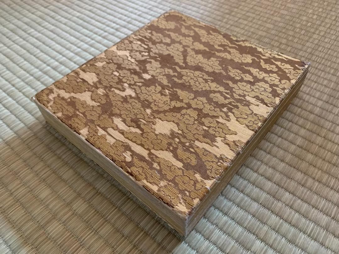 三十六歌仙 純金装飾 金襴表紙 和歌折帳 36面