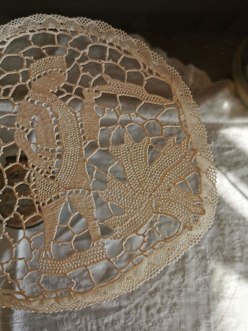 アンティーク ポワンドヴェニスレース ブラーノ島ドイリー ボビンリネン装飾付