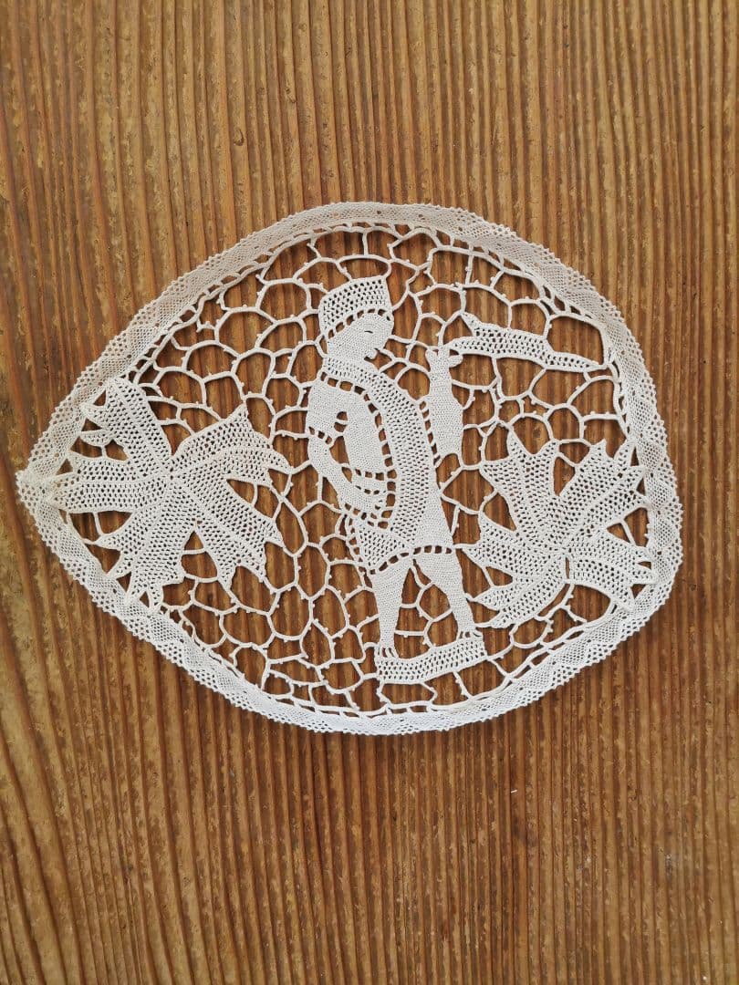 アンティーク ポワンドヴェニスレース ブラーノ島ドイリー ボビンリネン装飾付