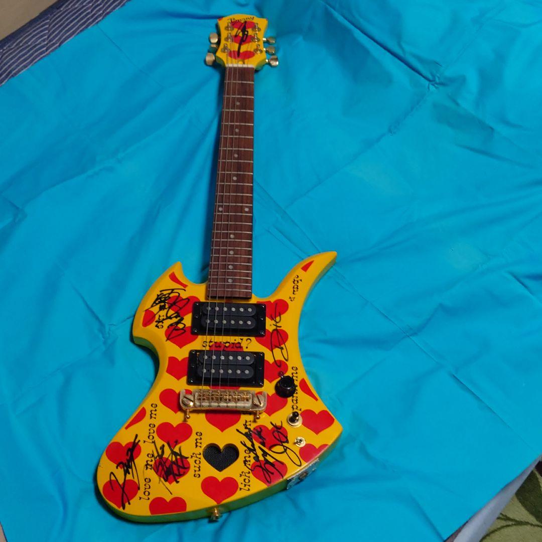 FERNANDES　hideモデル　イエローハート