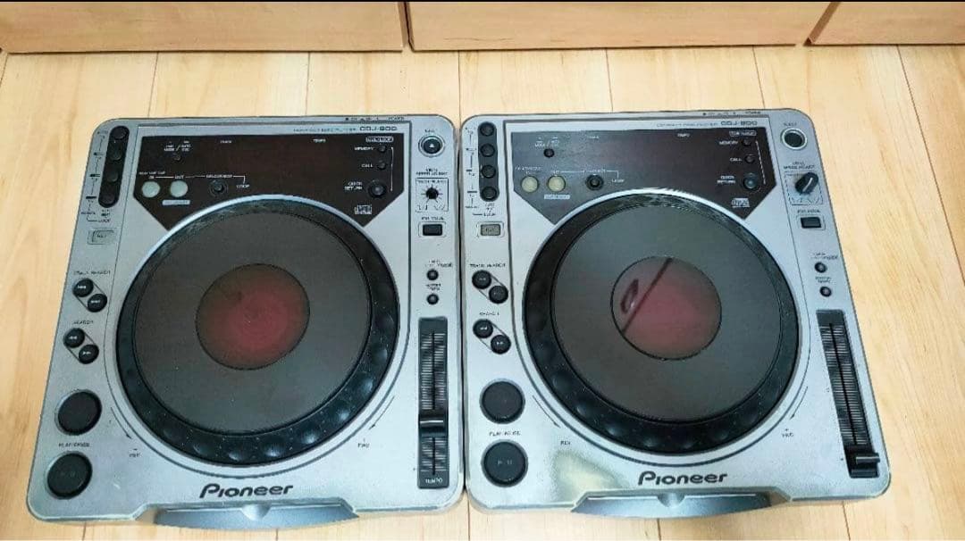Pioneer CDJ800 片方はジャンク扱い