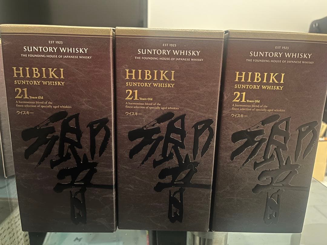 や*き様 【美品】響21年　空瓶6本箱付き