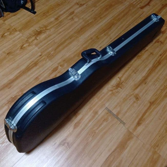 エレキベース用 ハードケース　鍵付き