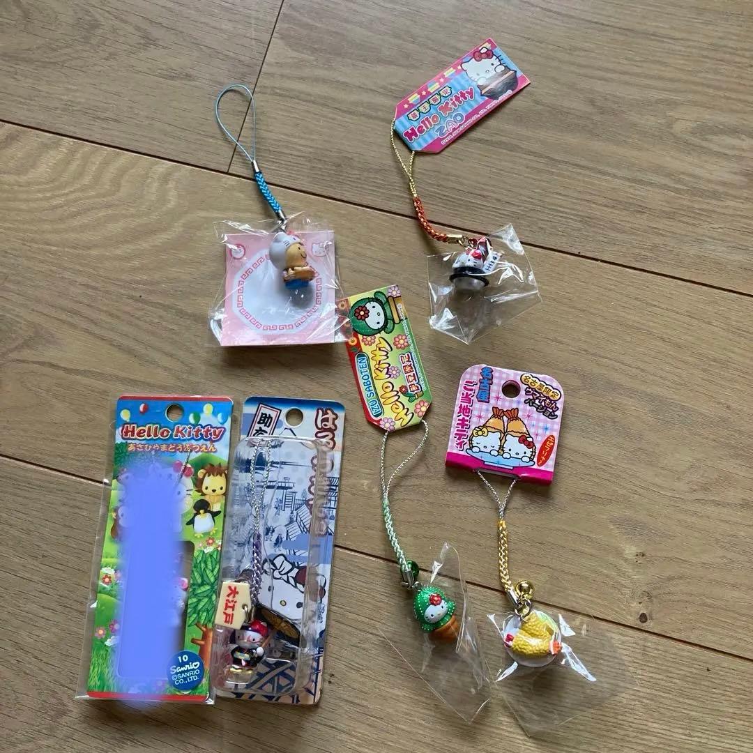 ハローキティご当地ストラップ&タオル約64点